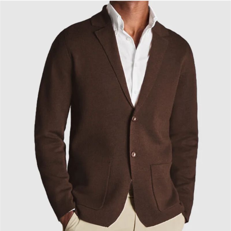 Elegante Strickjacke für Männer, ideal für Herbst- und Wintertage, bietet Wärme, Komfort und klassischen Stil.