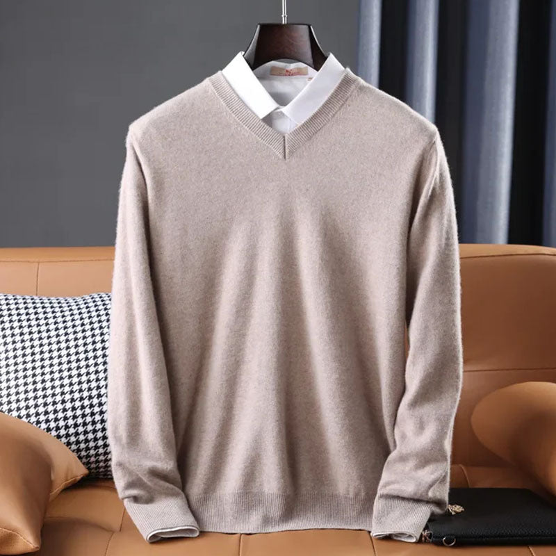 Eleganter Pullover für Herren, ideal für Herbst und Winter, mit weichem Material und zeitlosem Design.