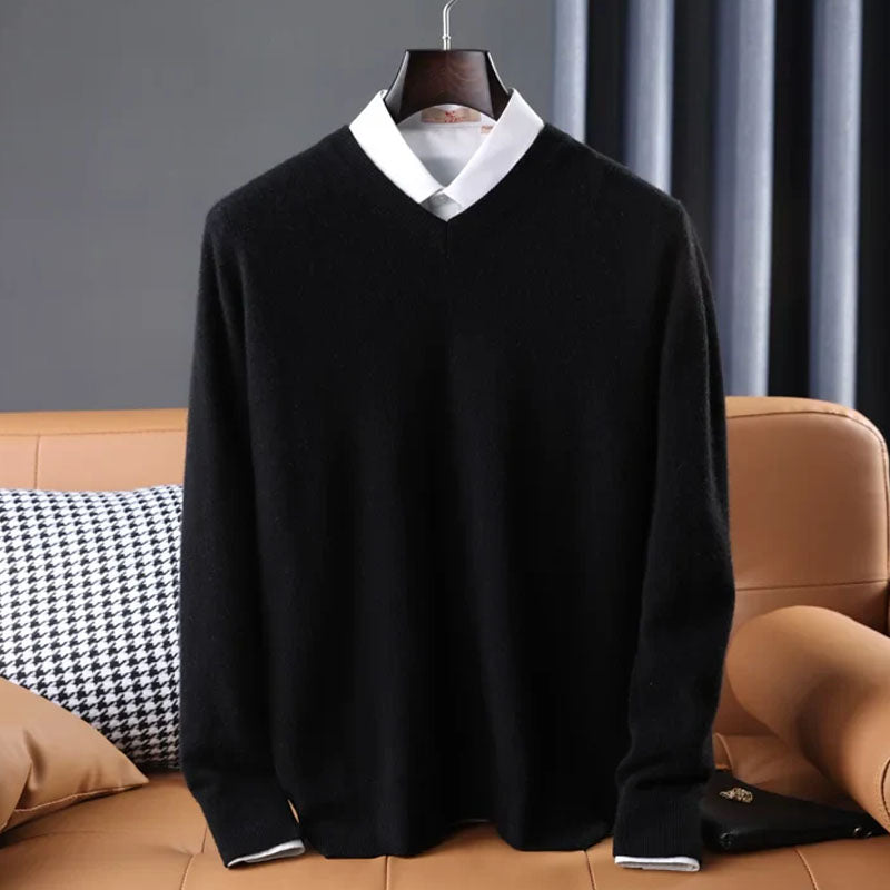 Eleganter Pullover für Herren, ideal für Herbst und Winter, mit weichem Material und zeitlosem Design.