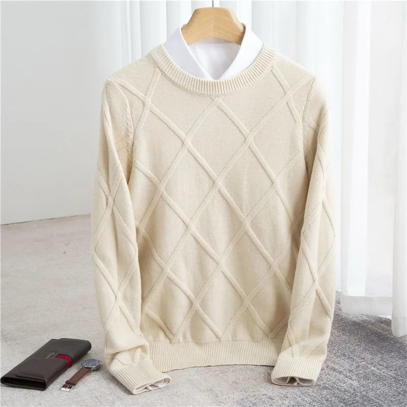 Eleganter Pullover für Männer, ideal für Herbst- und Wintertage, kombiniert Wärme, Komfort und zeitlosen Stil.