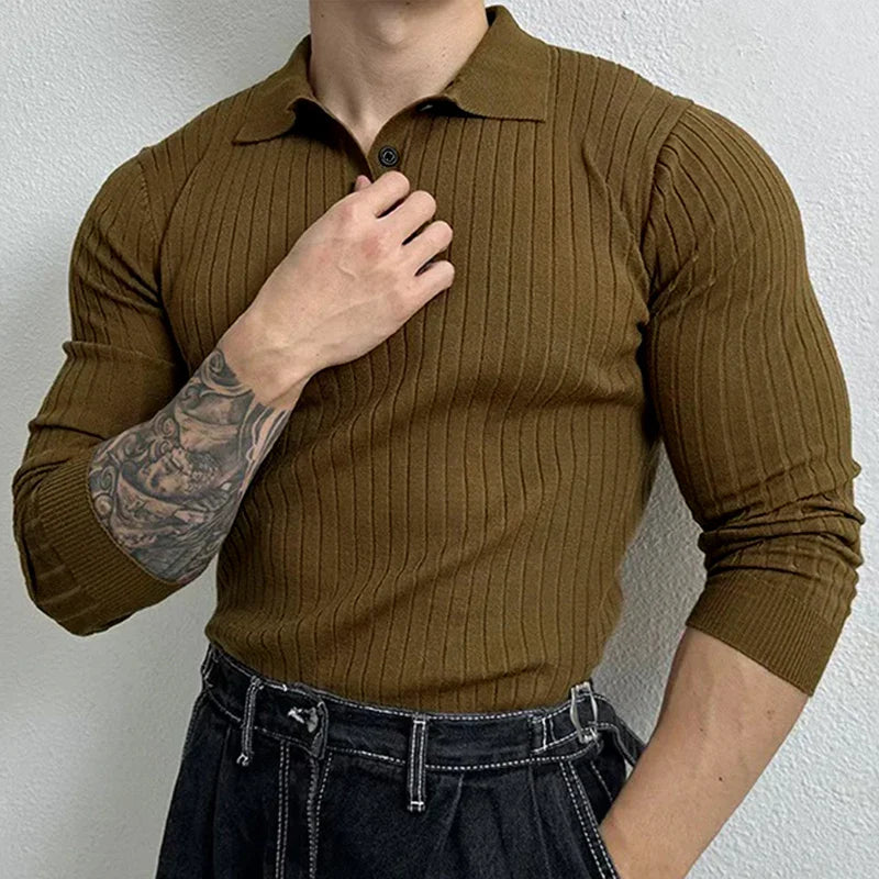 Herren Strick Polohemd, ideal für kühle Herbst- und Wintertage, kombiniert klassischen Polostyle mit komfortablem Strickmaterial.