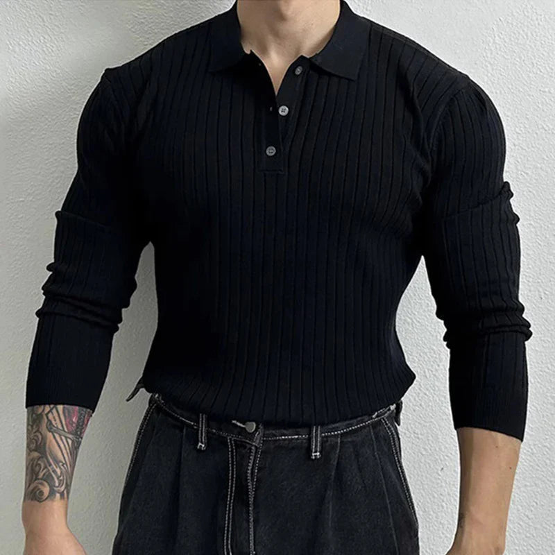 Herren Strick Polohemd, ideal für kühle Herbst- und Wintertage, kombiniert klassischen Polostyle mit komfortablem Strickmaterial.