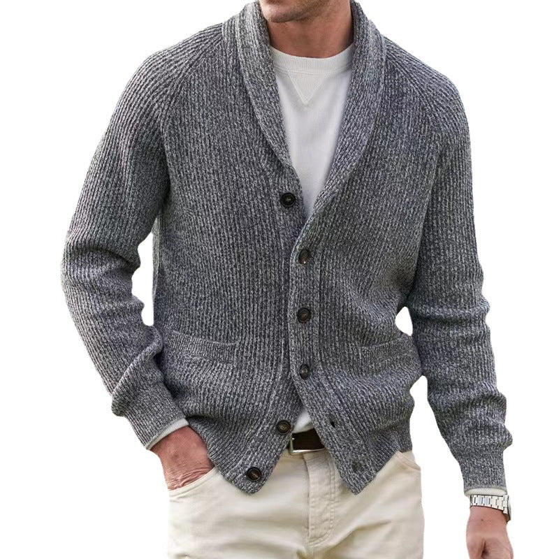 Lässige Strickjacke für Männer, ideal für Herbst und Winter, mit hochwertigem Material und modernem Design.