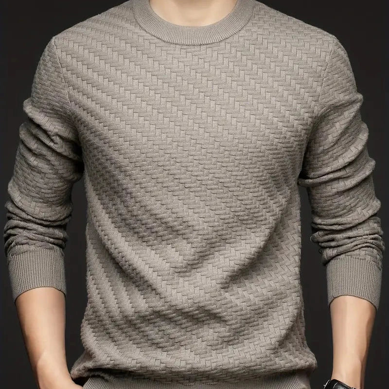 Lässiger Pullover für Männer, ideal für Herbst- und Wintertage, kombiniert Komfort mit einem trendigen Look.